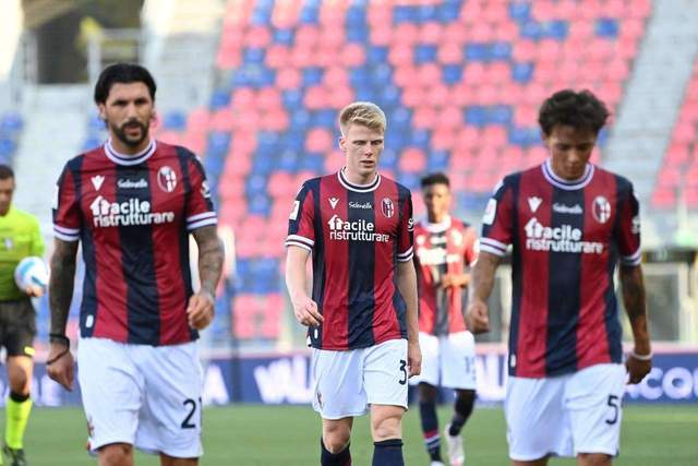 拜仁提前四轮卫冕德甲 向“六冠王”迈进