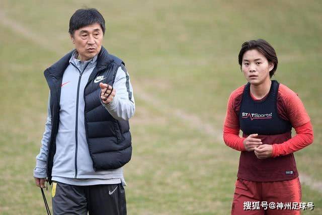 西甲-亚马尔破门拉菲尼亚点射 巴萨2-0皇家社会